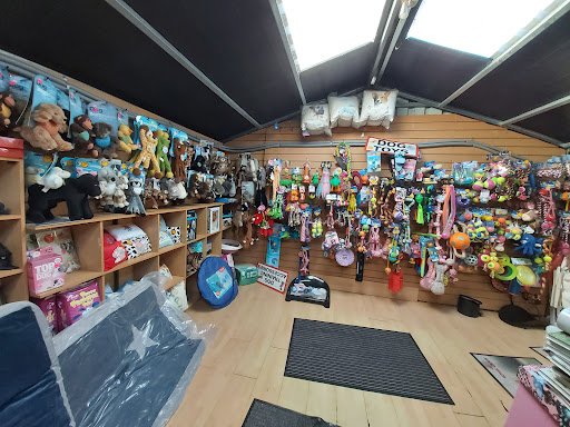 Marian's Pet Shop listing image